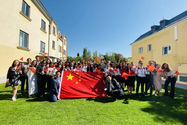 走进知名企业参访交流